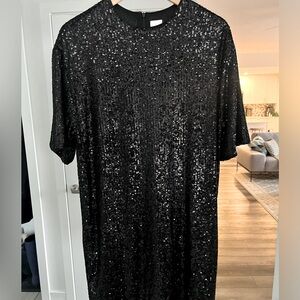 Pretty, sparkly short dress, size Small, NWT